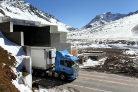 Chile cierra sus fronteras, pero esto no afecta al transporte de cargas